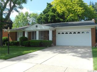 36556 Kingsbury St, Livonia, MI 48154