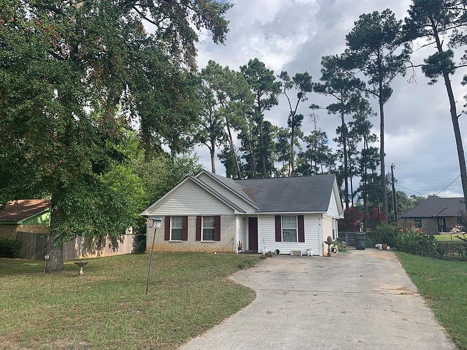 1st image of 814 Shumard Oak St