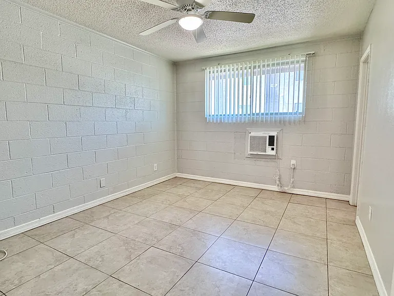 6947 E 6th St #7 — Photo 20