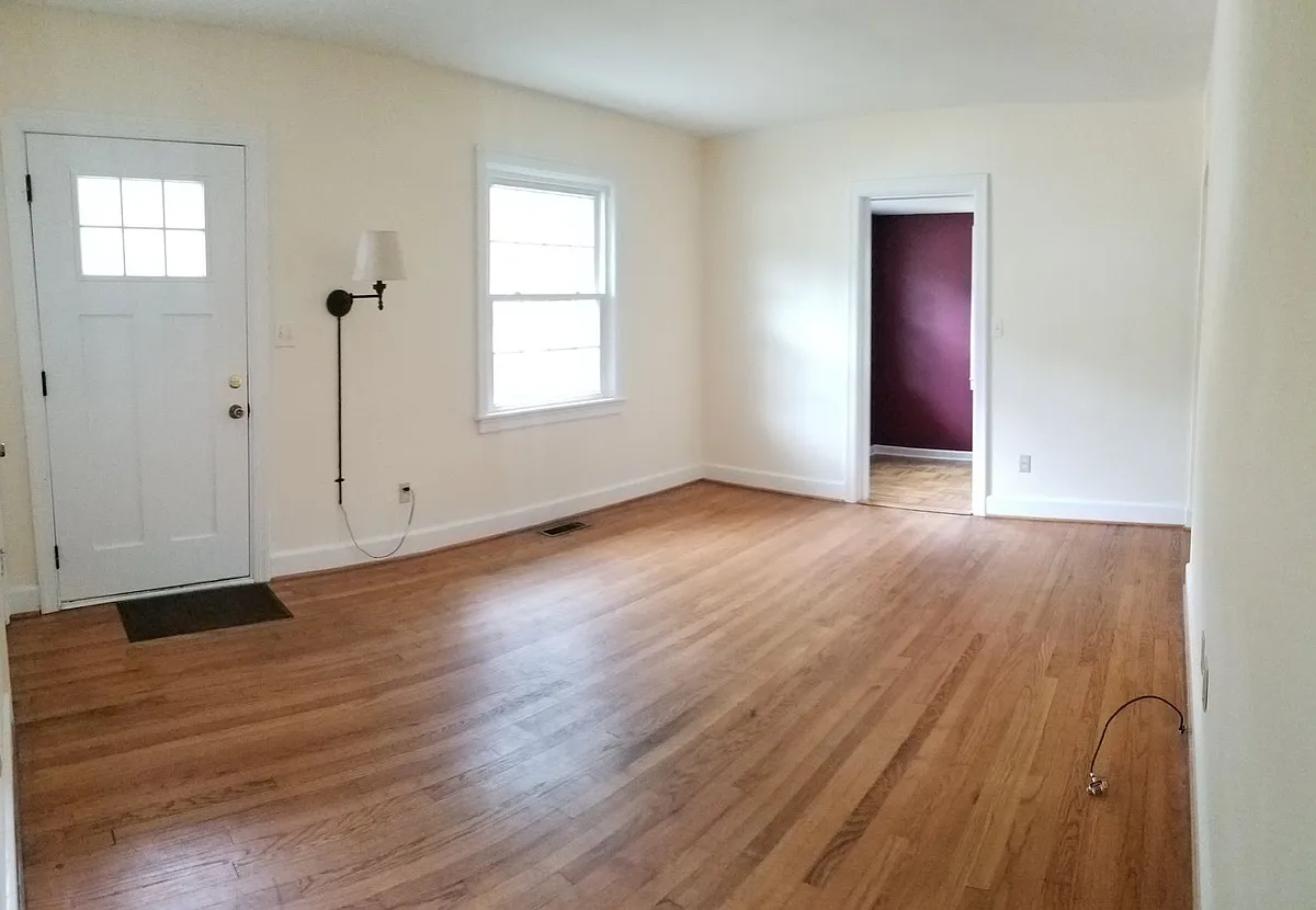 Building Photo - 702 Tanyard St
