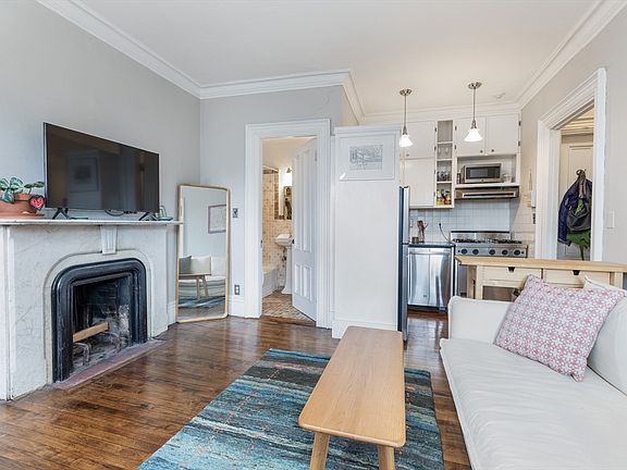 3rd image of 80 Mount Vernon St APT 10