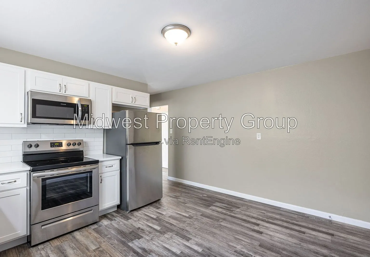 3 bed, 1.0 bath, 1014 sqft, $1,450 — Photo 2