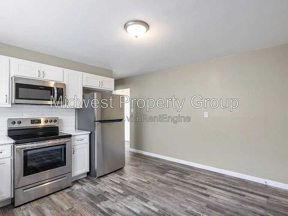 1385 Saint Marie St