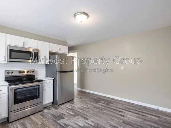 1385 Saint Marie St, Florissant, MO 63031