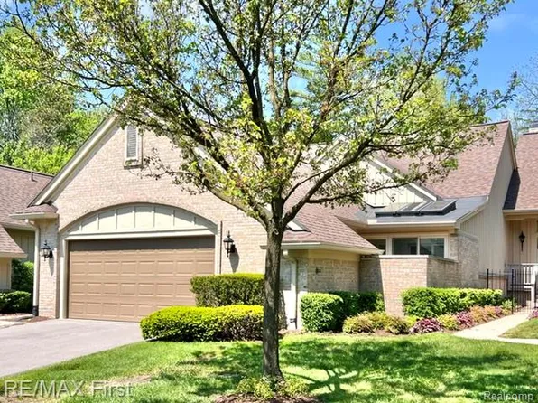 2483 Hickory Glen Dr #3, Bloomfield Hills, MI 48304