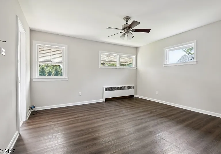 990 Washington Ave — Photo 18