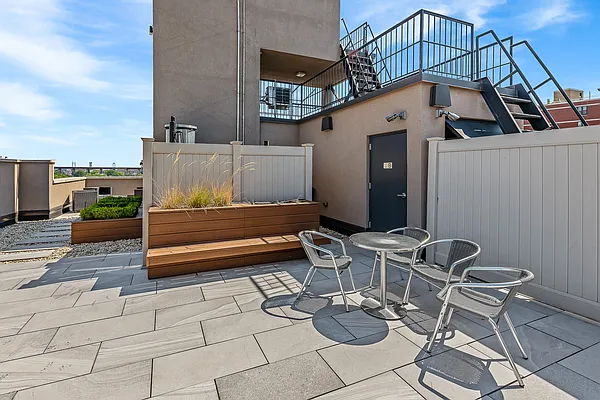 Rented by Modern Spaces | media 10