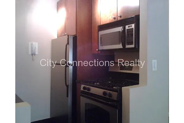 Rented by City Connections Realty | media 5