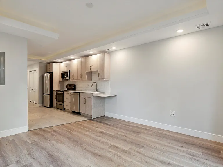 1222 N Marshall St #102A — Photo 10