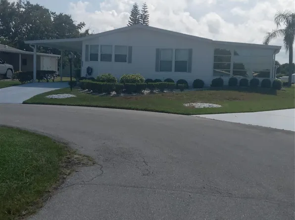 8483 Filifera Court, Port St Lucie, FL 34952