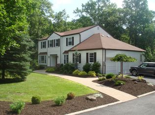 53 Nestlingwood Dr, Long Valley, NJ 07853