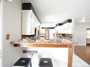 434 Winfield Blvd, Windcrest, TX 78239