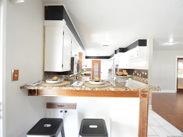 434 Winfield, Windcrest, TX 78239