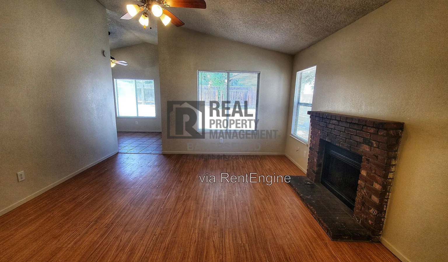 3 bed, 2.0 bath, 1167 sqft, $2,150 — Photo 4