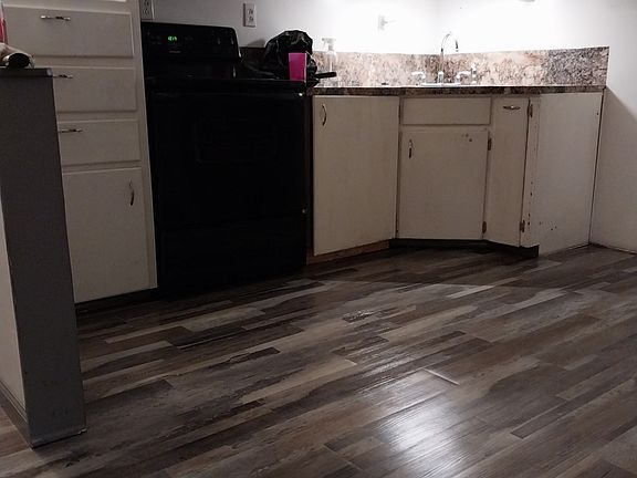 3rd image of 165 Harmon Ln