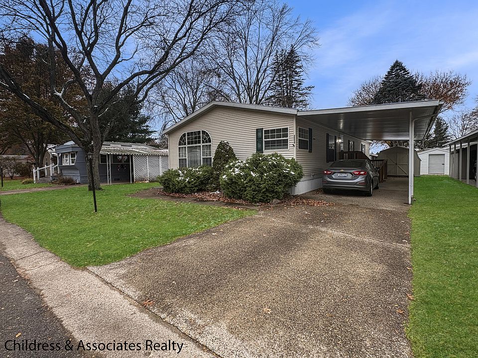 1st image of 5527 Goldfinch Dr NE