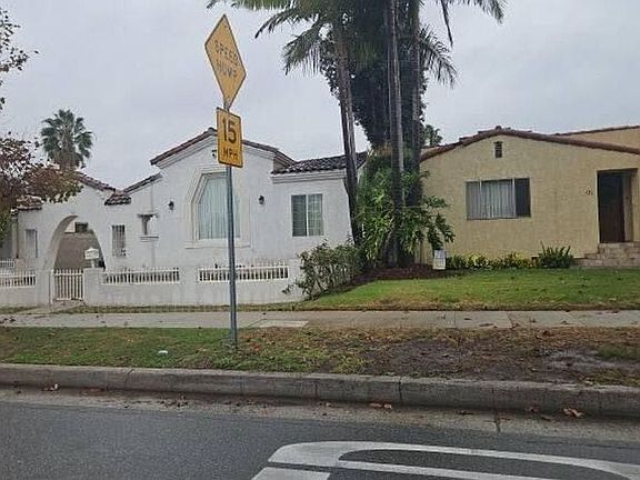 2nd image of 125 S La Peer Dr