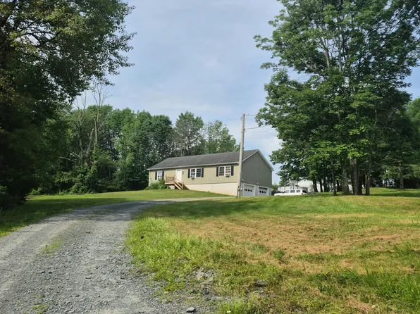 44 Long Meadow Dr, Honesdale, PA 18431