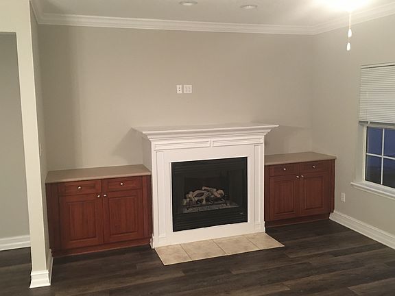 5th image of 1585 Crescent Hills Dr
