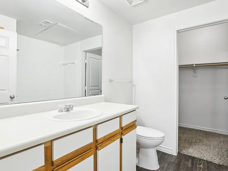 Stone Creek Apartments — Photo 19