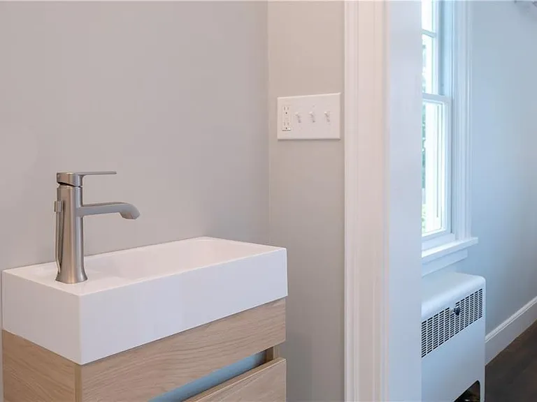 118 Ruggles Ave #101 — Photo 40
