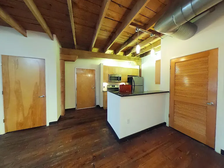 1310 W Broad St #101 — Photo 8