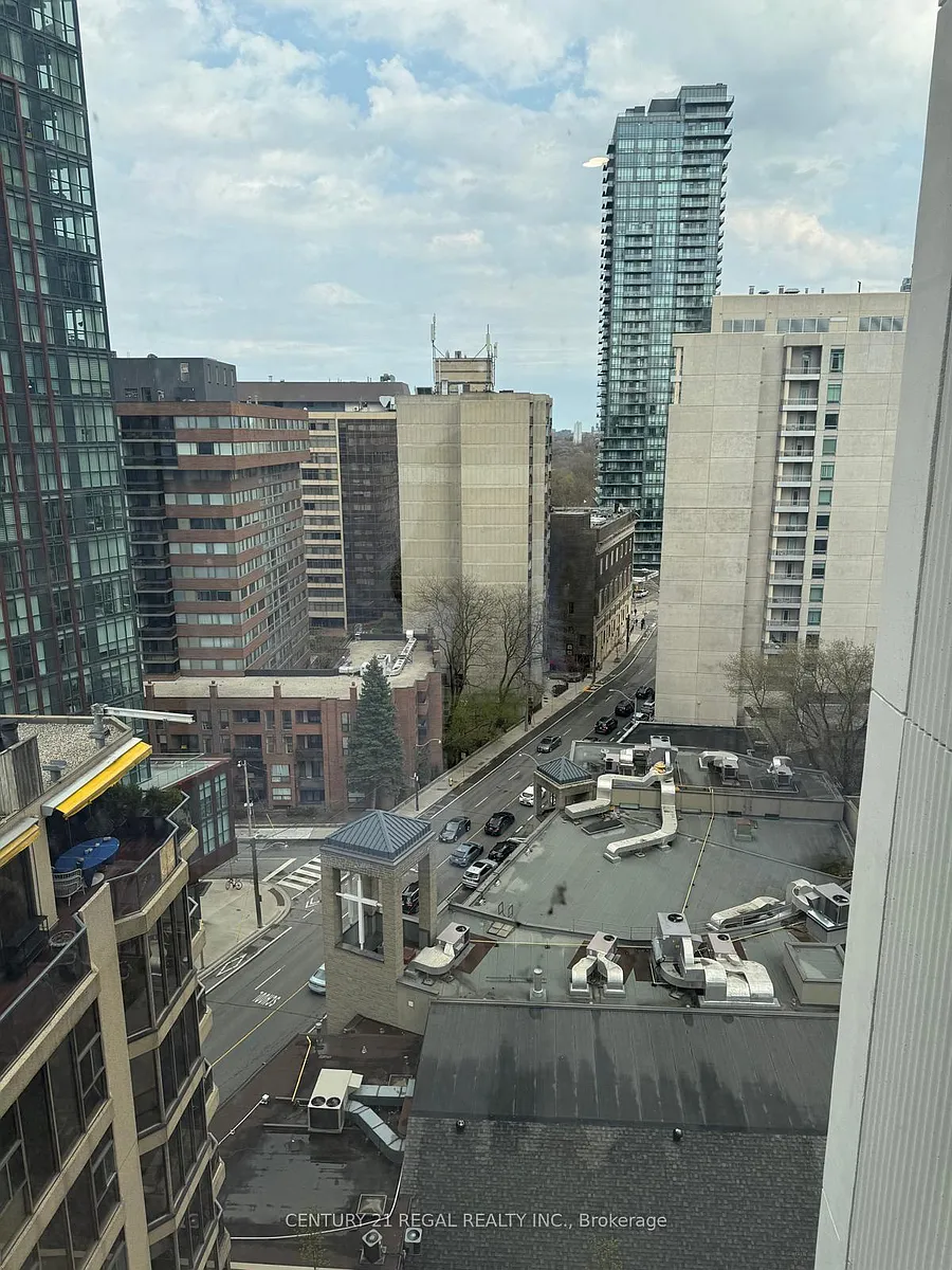 Building Photo - 1315 Bay St #1201
