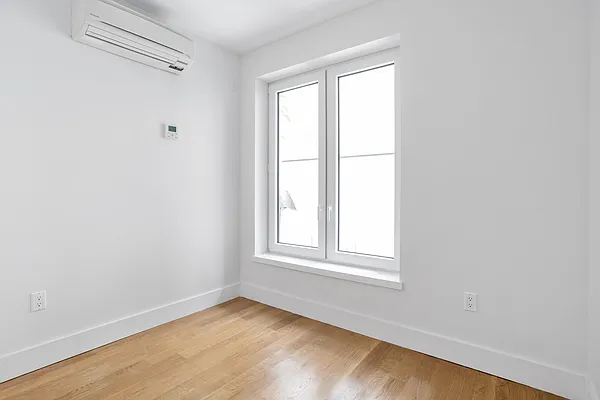 Rented by Skyhigh Realty NYC LLC | media 25