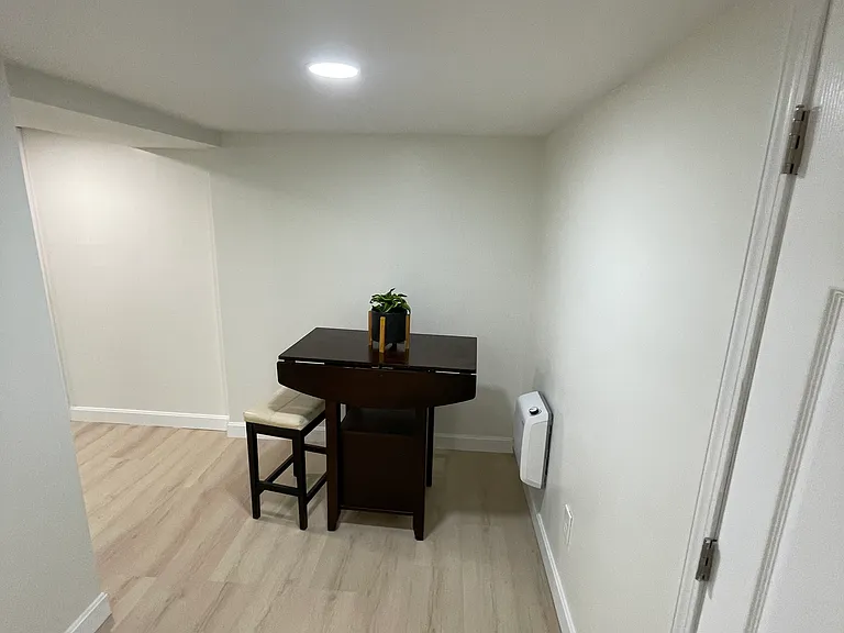 108 Magill St — Photo 3
