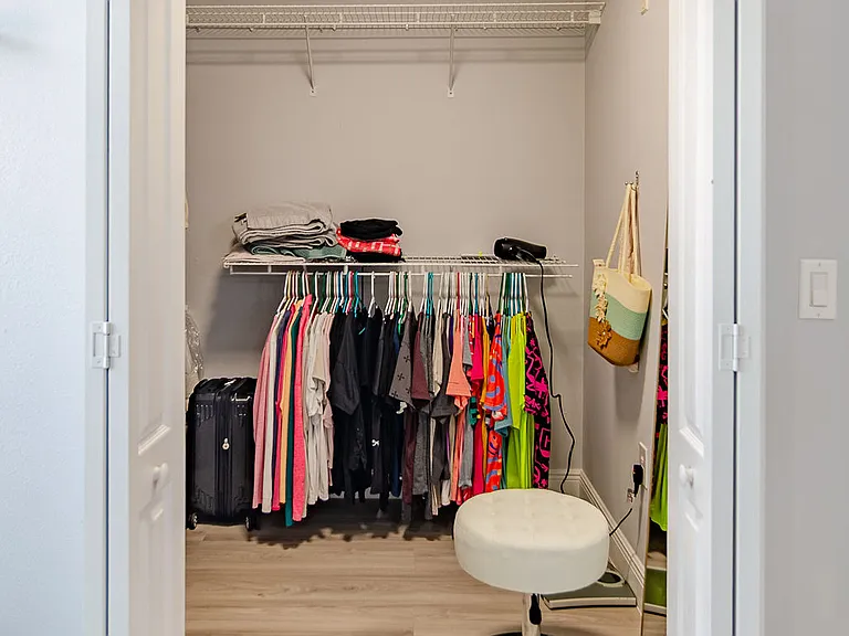 868 Huntington St NE — Photo 32