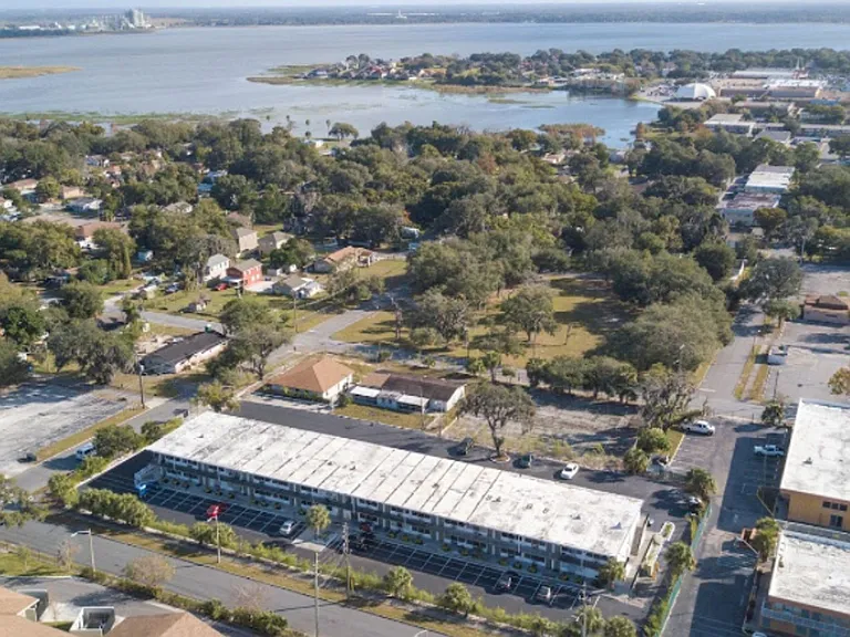 The Flats at Bon Air — Photo 18