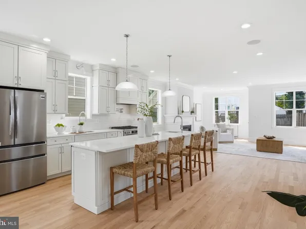 1306 S Poe St, Arlington, VA 22204