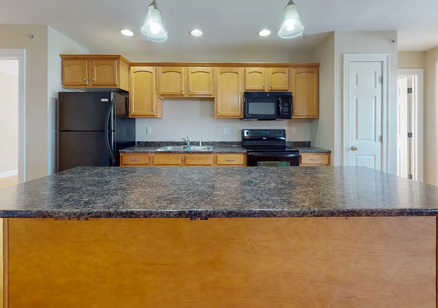 Golden Heights — Photo 4