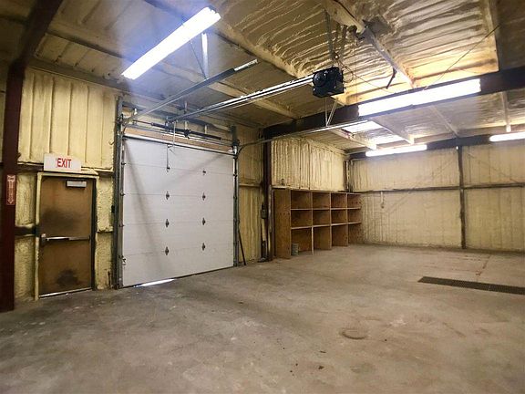 5th image of 600 E Trail St