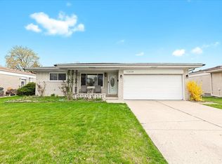 12326 Deming Dr, Sterling Heights, MI 48312