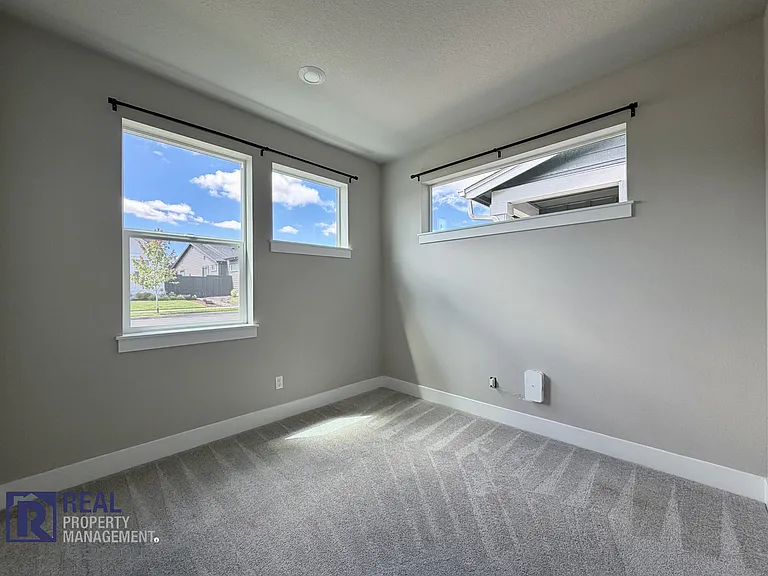 7365 SE Benedict St — Photo 8