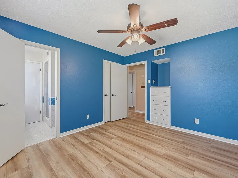 2506 Glen Ct — Photo 16
