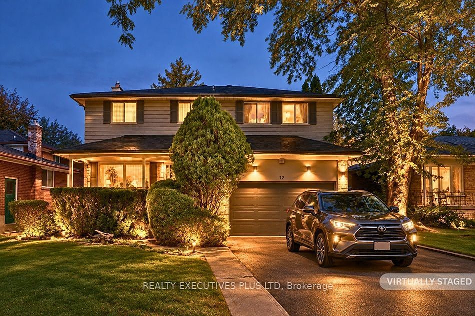 1st image of 12 Mandel Cres