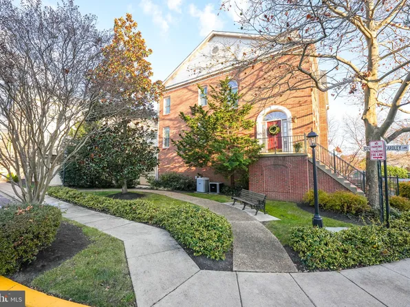 10506 Catesby Row, Fairfax, VA 22030