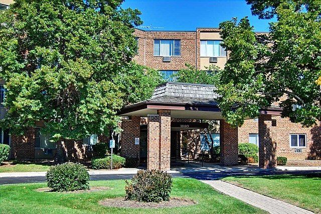 1st image of 1880 Bonnie Ln APT 418