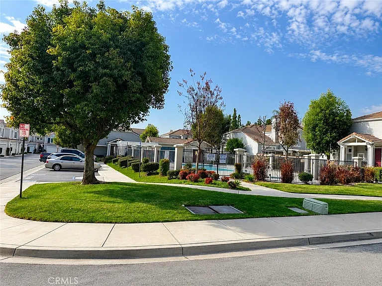 317 Pony Express Rd — Photo 2