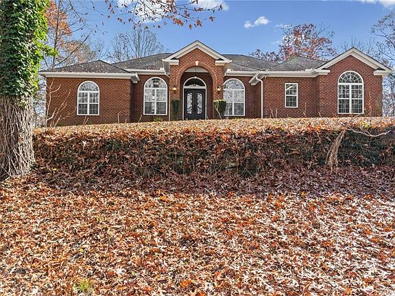 4th image of 180 Cothran Rd