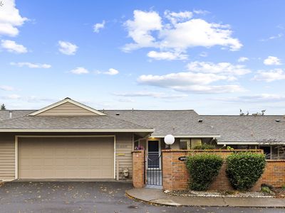 16925 SW Monterey Ln, King City, OR, 97224