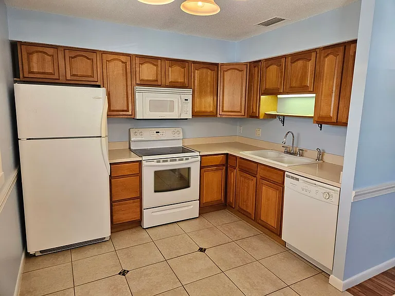 370 Base Ave E #210 — Photo 22