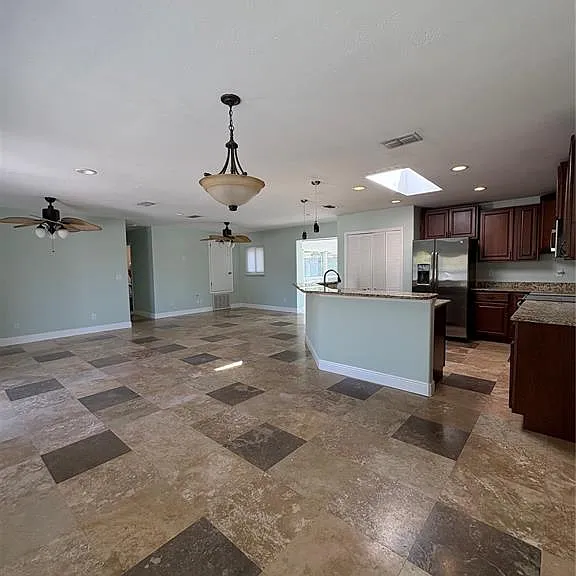 218 Lewis Blvd SE — Photo 4
