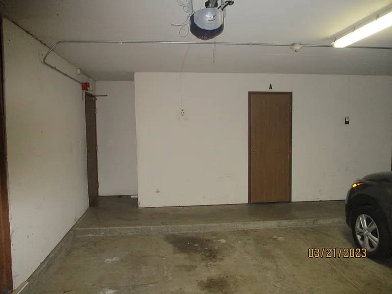 32 N Victoria Ln — Photo 23