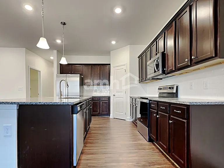 532 Summit View Ln — Photo 3