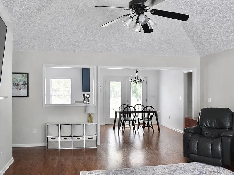 413 Gravel Way — Photo 6