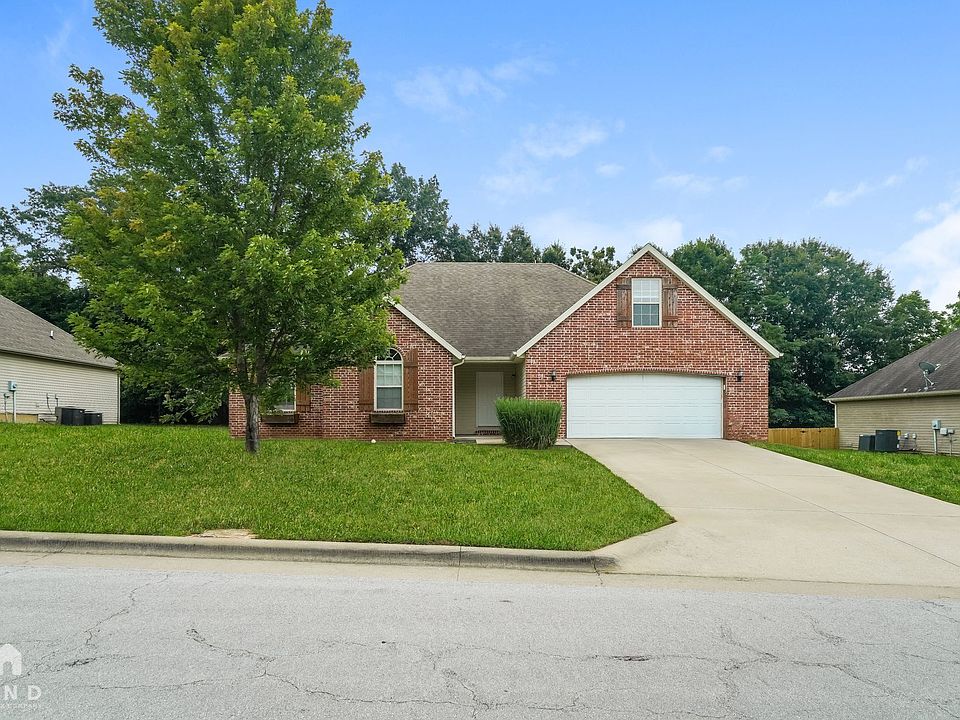 1st image of 116 N Peach Brk