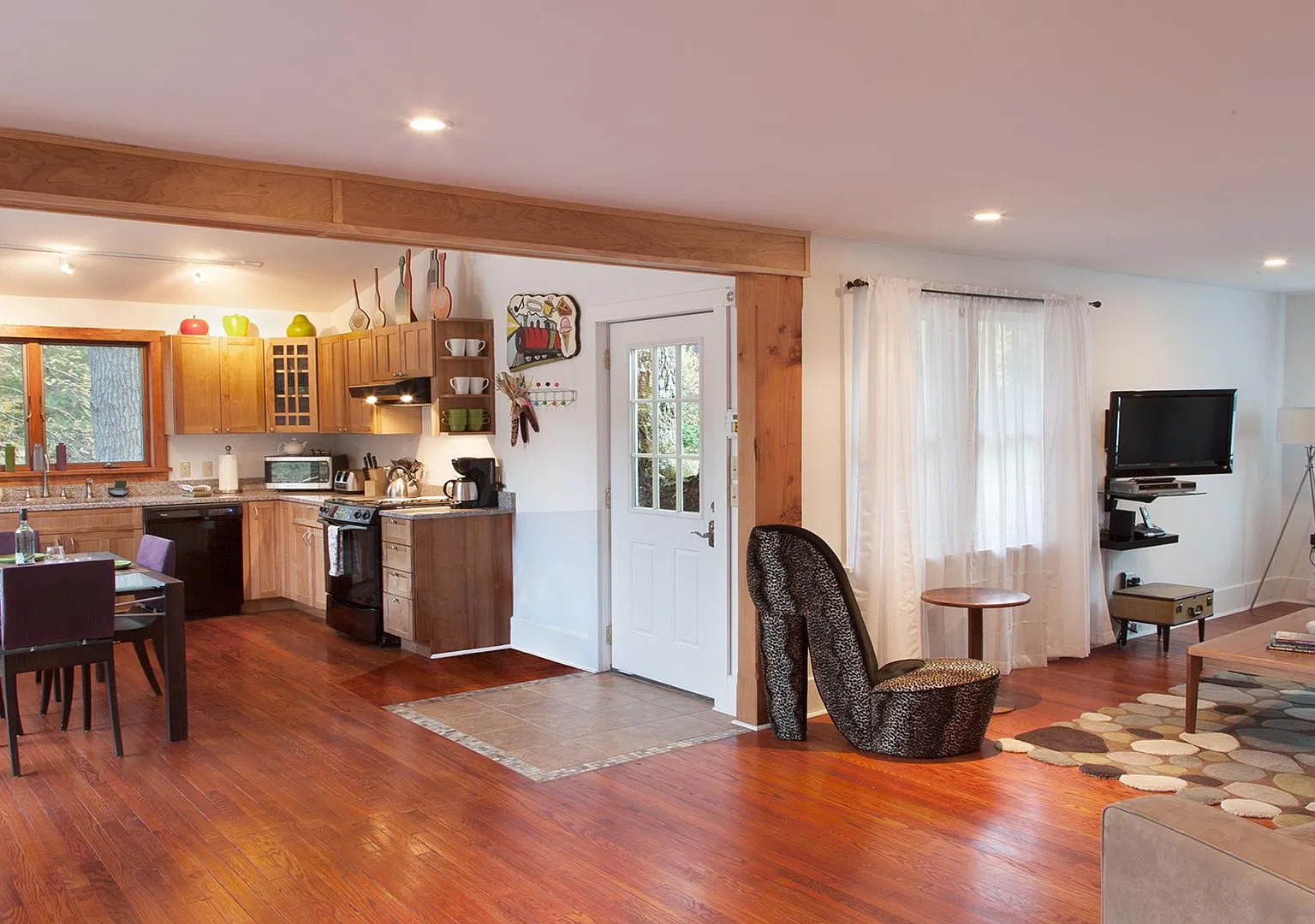2 bed, 1.5 bath, 900 sqft, $2,900 — Photo 4